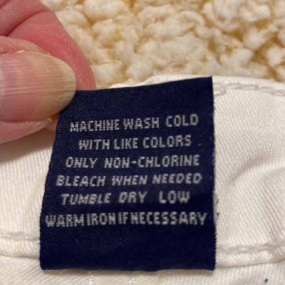 White shorts - Picture 6 of 6